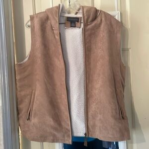 Women’s Sz. L Relativity Suede Feel Sherpa Lined Hooded Zippered Vest